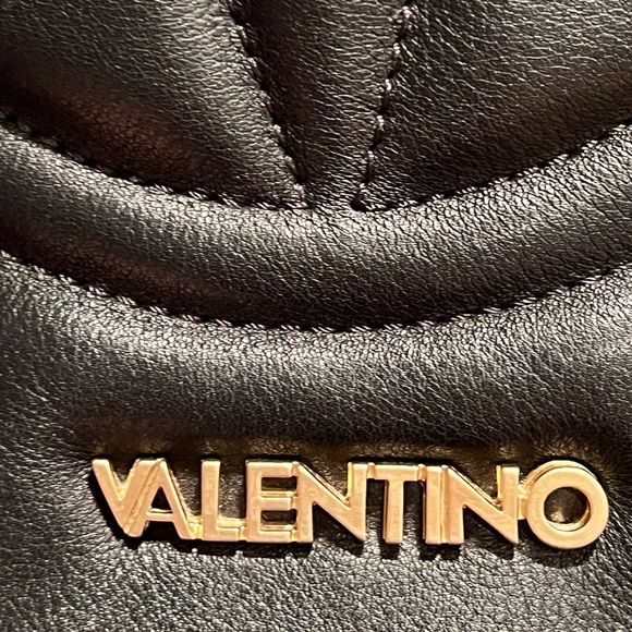 Valentino By Mario Valentino Black Shoulder Bag with Gold Chain - Picture 6 of 8